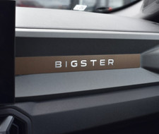 PLATTE DACIA BIGSTER ESSENTIAL