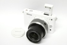 Nikon 1 J1 mit 10-30 mm VR