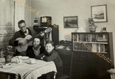 orig. Foto Interieur Wohnung Familie Volksempfänger Radio um 1940