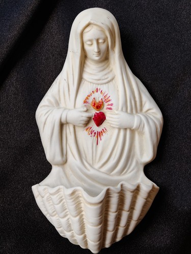 Altes weihwasserbecken madonna - altes,