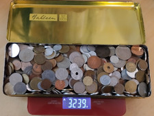 Blechkiste mlt 3 kg intern. Kursmünzen-Konvolut aus Haushaltsauflösung Lot 5