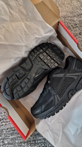 Nike zoom vomero triple - nike,