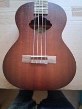 Ukulele Tenor, Leho; neu in