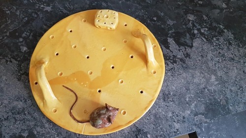 Handgefertigter keramik käse - handgefertigter,