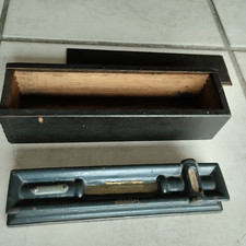 alte Maschinenwasserwaage, Wasserwaage in Holzkiste, Holzbox, Rahmen-Richtwaage