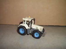 FENDT FAVORIT 926 TRAKTOR  KIBRI PLASTIK MODELL  1:87 HO MIT PENDEL/LENKACHSE !