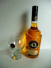 1 Flasche 43   Cuarenta Likör 700 ml    + 1 Glas  5  - 20 cl   II