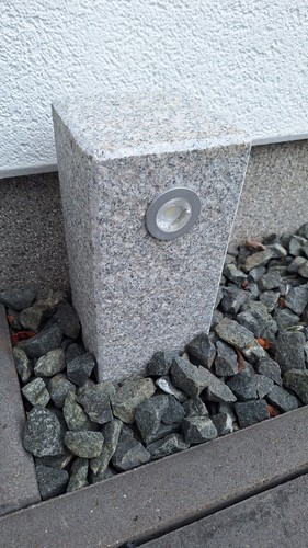 Granitpalisade 25x12x12cm mit