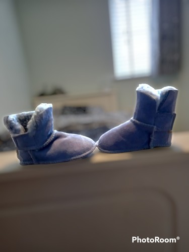 UGG