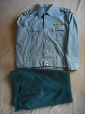 Diensthose und Sommerbluse