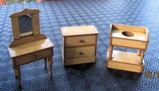 ANTIKE PUPPENSTUBEN-SCHLAFZIMMERMÖBEL.