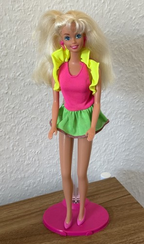 Barbie ruffle fun fashion - ruffle, in