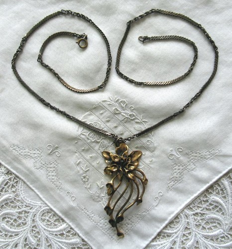 Altes bronzefarbenes collier - bronzefarbenes,