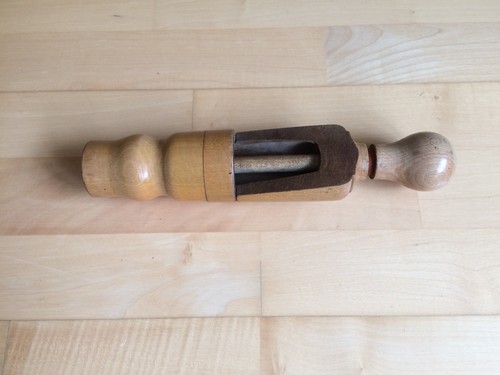 Handverkorker aus holz - aus,