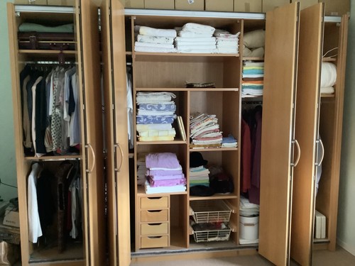 Kleiderschrank mit
