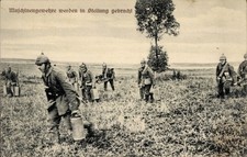 Ak Maschinengewehre werden in Stellung gebracht, I. WK - 4359554