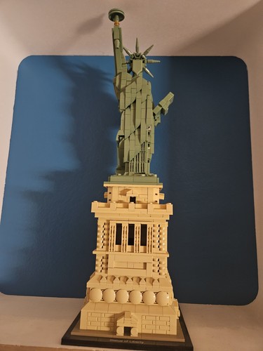 Lego 21042 statue - lego, 21042,
