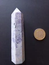 Ein Lilaner Howlith Turm Schmucksteine Heilsteine Edelsteine