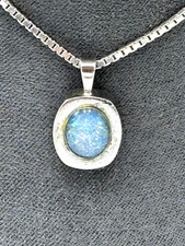 Anhänger 0,925 Sterlingsilber wunderschöner blau schimmernder Opal