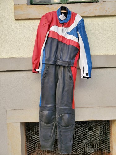 Heros held 56 herren - by,