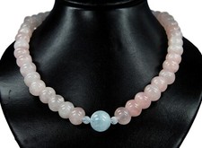 Halskette aus Edelsteinen Rosenquarz, Aquamarin und Bergkristall