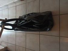 alte schwarze Reisetasche