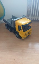 Großer Spielzeug-Lastwagen