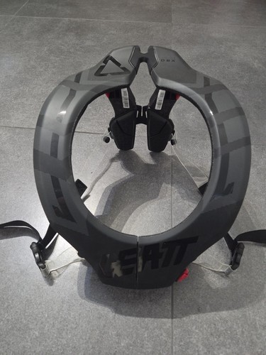 Leatt neckbrace dbx 5 - neckbrace,
