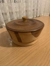 Holzschale mit Deckel, gedrechselt, Handarbeit