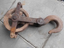 große Umlenkrolle Schwerlastrolle mit Haken  Eisen gängig