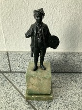 Jäger auf Steinsockel Sammler Vintage