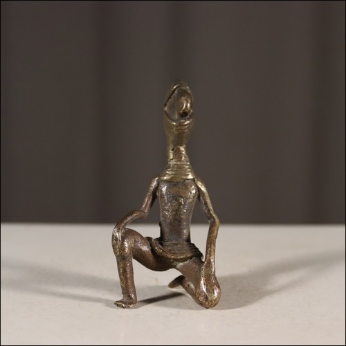 68052 kleine bronze figur - kleine,