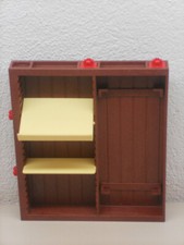 Wand mit Regalfächern ++++++