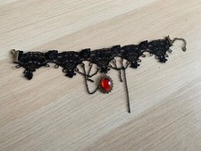 Gothic Schmuck Kette schwarz mit rotem Stein Burlesque Stoff Modeschmuck rot
