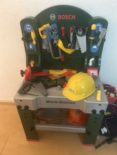 Bosch Workshop mit viel Zubehör Werkbank Werkzeuge Schrauben Muttern Latten