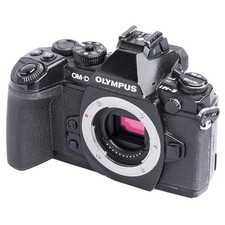 Olympus E-M1 (schwarz) ca. 7.000 Ausl. Kamera