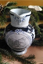 blau-weißer bauchiger