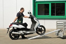 Verladerampe 2450x200x40 mm aus Aluminium mit Perforierung