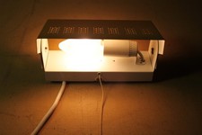 kleine schwenkbare Wandlampe /