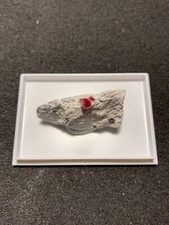 Bixbit, roter Beryll, Ruby