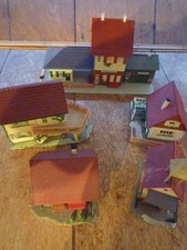 Faller Häuserkonvolut, Bahnhof mit Häusern