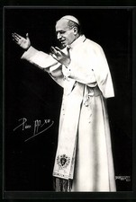 Papst Pius XII. in Soutane und