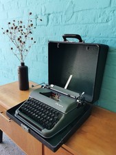 Vintage Reise-Schreibmaschine