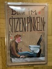 BITTE IM SITZEN PINKELN