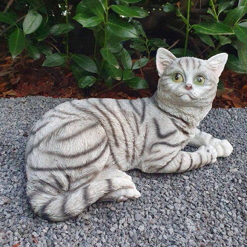 Gartenfigur liegende katzen - gartenfigur,