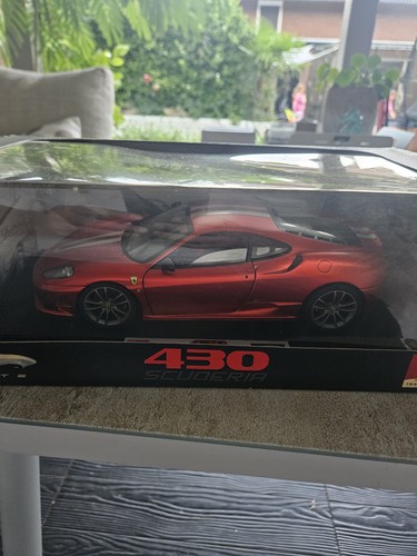 Hot wheels elite ferrari - 1:18,