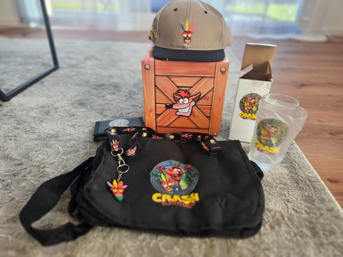 Crash bandicoot merchandise - crash,
