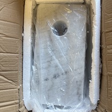 Weißer Carrara Marmorsockel