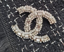 Chanel CC Pin Brosche  Vip Gift Modeschmuck