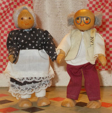 Selecta Holz Biege-Puppen Oma ?& Opa ?Noch Sehr Beweglich ? Puppenhaus